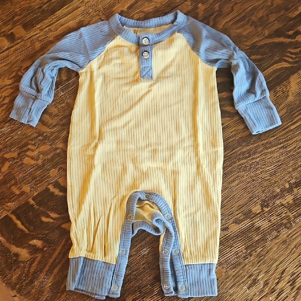 Cat & Jack Yellow and Gray Baby Bodysuit